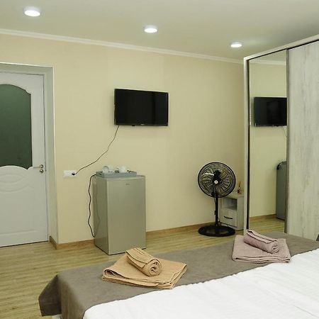 Erik'S Guest House Borjomi Bagian luar foto