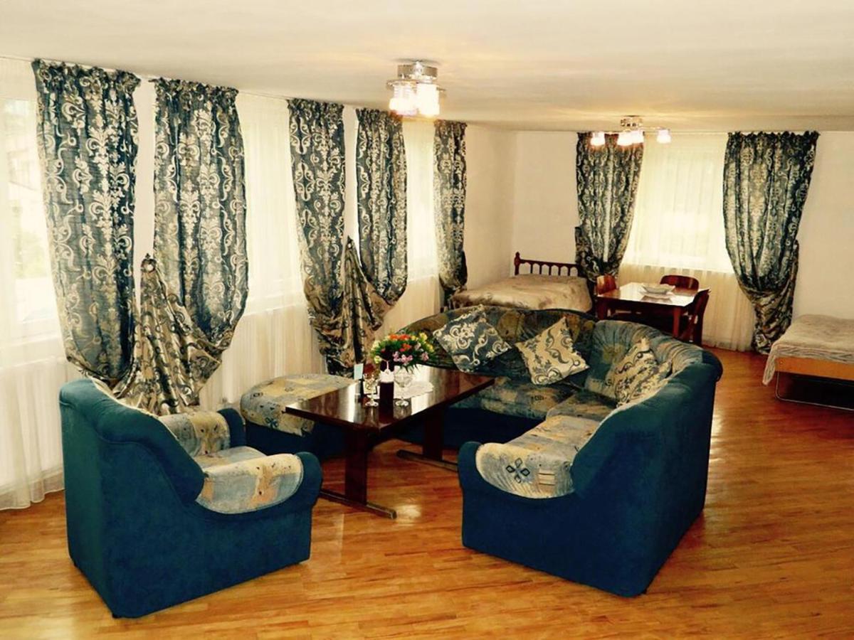 Erik'S Guest House Borjomi Bagian luar foto